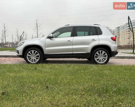 Серый Фольксваген Тигуан, объемом двигателя 2 л и пробегом 125 тыс. км за 14999 $, фото 9 на Automoto.ua