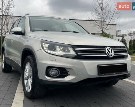 Серый Фольксваген Тигуан, объемом двигателя 2 л и пробегом 165 тыс. км за 15500 $, фото 3 на Automoto.ua