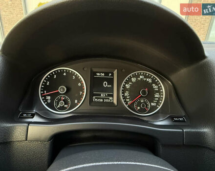 Сірий Фольксваген Тігуан, об'ємом двигуна 2 л та пробігом 176 тис. км за 12400 $, фото 29 на Automoto.ua