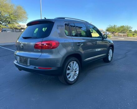 Серый Фольксваген Тигуан, объемом двигателя 2 л и пробегом 78 тыс. км за 4644 $, фото 3 на Automoto.ua