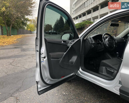 Сірий Фольксваген Тігуан, об'ємом двигуна 1.98 л та пробігом 197 тис. км за 13500 $, фото 18 на Automoto.ua