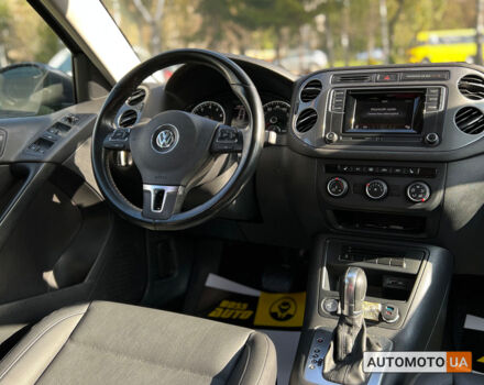 Сірий Фольксваген Тігуан, об'ємом двигуна 2 л та пробігом 243 тис. км за 13200 $, фото 11 на Automoto.ua
