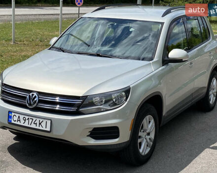 Сірий Фольксваген Тігуан, об'ємом двигуна 2 л та пробігом 224 тис. км за 13900 $, фото 3 на Automoto.ua