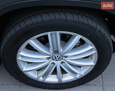 Сірий Фольксваген Тігуан, об'ємом двигуна 2 л та пробігом 150 тис. км за 13999 $, фото 18 на Automoto.ua