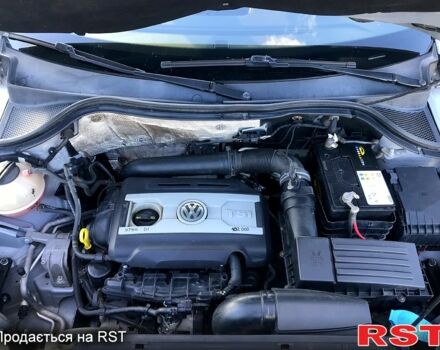 Сірий Фольксваген Тігуан, об'ємом двигуна 2 л та пробігом 170 тис. км за 12500 $, фото 2 на Automoto.ua