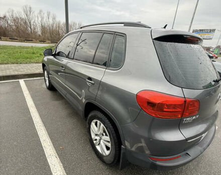 Сірий Фольксваген Тігуан, об'ємом двигуна 1.98 л та пробігом 187 тис. км за 12700 $, фото 3 на Automoto.ua