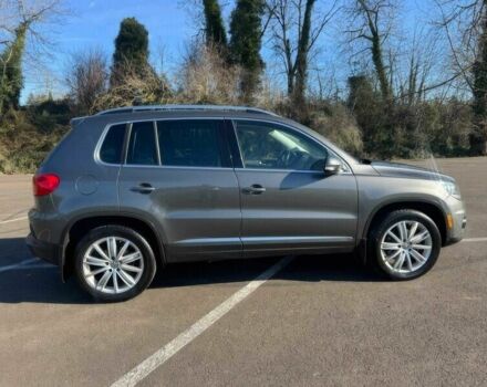 Серый Фольксваген Тигуан, объемом двигателя 2 л и пробегом 70 тыс. км за 9900 $, фото 6 на Automoto.ua