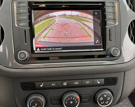 Серый Фольксваген Тигуан, объемом двигателя 2 л и пробегом 125 тыс. км за 14999 $, фото 52 на Automoto.ua