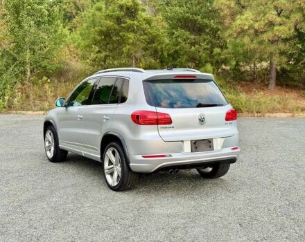 Серый Фольксваген Тигуан, объемом двигателя 2 л и пробегом 77 тыс. км за 9000 $, фото 4 на Automoto.ua