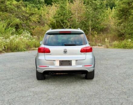 Сірий Фольксваген Тігуан, об'ємом двигуна 2 л та пробігом 74 тис. км за 8100 $, фото 5 на Automoto.ua