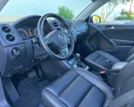 Сірий Фольксваген Тігуан, об'ємом двигуна 2 л та пробігом 79 тис. км за 11200 $, фото 7 на Automoto.ua