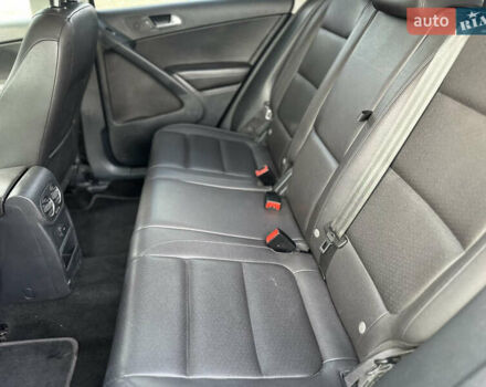 Серый Фольксваген Тигуан, объемом двигателя 2 л и пробегом 170 тыс. км за 12500 $, фото 19 на Automoto.ua