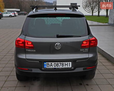 Сірий Фольксваген Тігуан, об'ємом двигуна 2 л та пробігом 150 тис. км за 13999 $, фото 4 на Automoto.ua