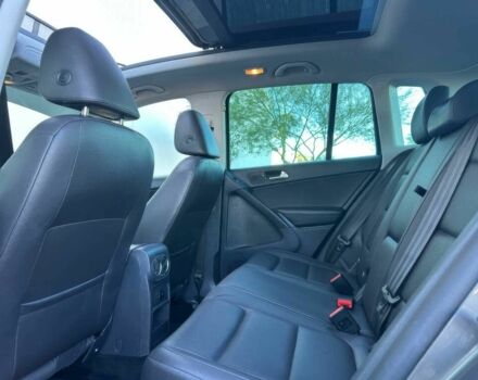 Сірий Фольксваген Тігуан, об'ємом двигуна 2 л та пробігом 79 тис. км за 11200 $, фото 10 на Automoto.ua