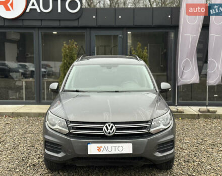 Серый Фольксваген Тигуан, объемом двигателя 2 л и пробегом 170 тыс. км за 12000 $, фото 8 на Automoto.ua