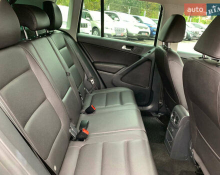 Серый Фольксваген Тигуан, объемом двигателя 2 л и пробегом 195 тыс. км за 15340 $, фото 22 на Automoto.ua