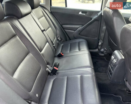 Серый Фольксваген Тигуан, объемом двигателя 2 л и пробегом 170 тыс. км за 12500 $, фото 21 на Automoto.ua