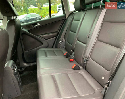 Серый Фольксваген Тигуан, объемом двигателя 2 л и пробегом 195 тыс. км за 15340 $, фото 14 на Automoto.ua