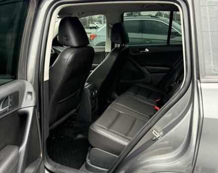 Сірий Фольксваген Тігуан, об'ємом двигуна 1.98 л та пробігом 187 тис. км за 12700 $, фото 6 на Automoto.ua