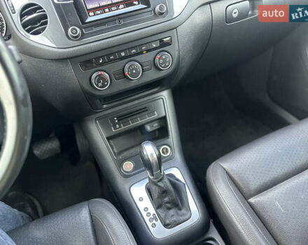 Серый Фольксваген Тигуан, объемом двигателя 2 л и пробегом 170 тыс. км за 12500 $, фото 14 на Automoto.ua