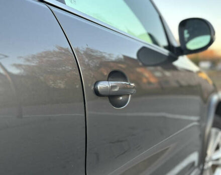 Серый Фольксваген Тигуан, объемом двигателя 2 л и пробегом 163 тыс. км за 14300 $, фото 14 на Automoto.ua