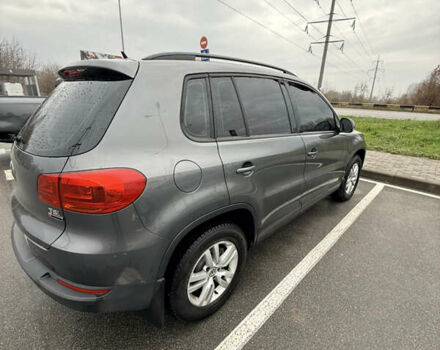 Сірий Фольксваген Тігуан, об'ємом двигуна 1.98 л та пробігом 187 тис. км за 12700 $, фото 5 на Automoto.ua