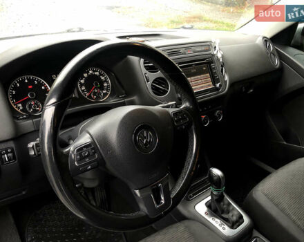 Сірий Фольксваген Тігуан, об'ємом двигуна 1.98 л та пробігом 197 тис. км за 13500 $, фото 22 на Automoto.ua