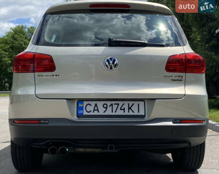 Сірий Фольксваген Тігуан, об'ємом двигуна 2 л та пробігом 224 тис. км за 13900 $, фото 7 на Automoto.ua