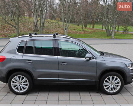 Сірий Фольксваген Тігуан, об'ємом двигуна 2 л та пробігом 150 тис. км за 13999 $, фото 6 на Automoto.ua