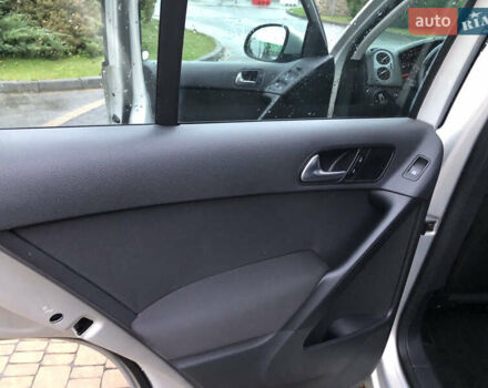 Сірий Фольксваген Тігуан, об'ємом двигуна 1.97 л та пробігом 214 тис. км за 12500 $, фото 16 на Automoto.ua