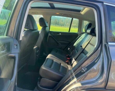 Серый Фольксваген Тигуан, объемом двигателя 2 л и пробегом 70 тыс. км за 9900 $, фото 11 на Automoto.ua