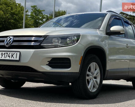 Сірий Фольксваген Тігуан, об'ємом двигуна 2 л та пробігом 224 тис. км за 13900 $, фото 4 на Automoto.ua