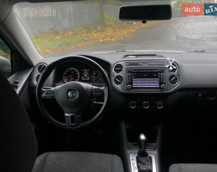 Сірий Фольксваген Тігуан, об'ємом двигуна 1.98 л та пробігом 197 тис. км за 13500 $, фото 29 на Automoto.ua