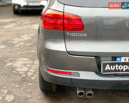 Серый Фольксваген Тигуан, объемом двигателя 2 л и пробегом 195 тыс. км за 15340 $, фото 13 на Automoto.ua