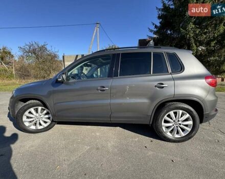Серый Фольксваген Тигуан, объемом двигателя 1.97 л и пробегом 159 тыс. км за 16500 $, фото 2 на Automoto.ua
