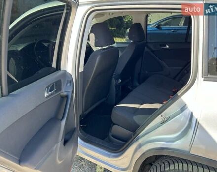 Сірий Фольксваген Тігуан, об'ємом двигуна 1.98 л та пробігом 135 тис. км за 12500 $, фото 7 на Automoto.ua