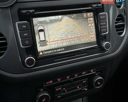 Серый Фольксваген Тигуан, объемом двигателя 2 л и пробегом 165 тыс. км за 15500 $, фото 51 на Automoto.ua