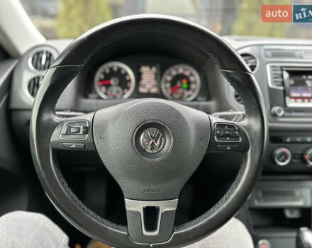 Серый Фольксваген Тигуан, объемом двигателя 2 л и пробегом 170 тыс. км за 12000 $, фото 11 на Automoto.ua