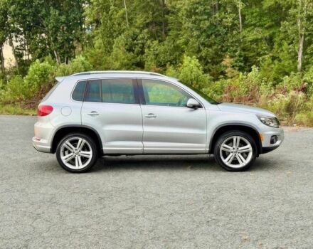 Сірий Фольксваген Тігуан, об'ємом двигуна 2 л та пробігом 74 тис. км за 8100 $, фото 7 на Automoto.ua