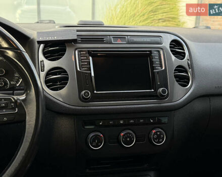 Сірий Фольксваген Тігуан, об'ємом двигуна 2 л та пробігом 176 тис. км за 12400 $, фото 38 на Automoto.ua