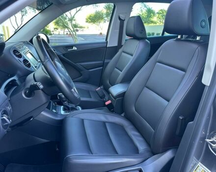 Серый Фольксваген Тигуан, объемом двигателя 2 л и пробегом 78 тыс. км за 4644 $, фото 8 на Automoto.ua