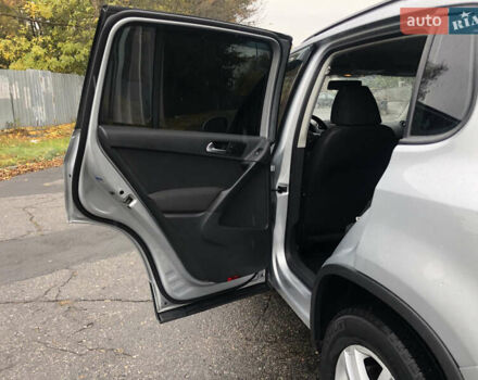 Сірий Фольксваген Тігуан, об'ємом двигуна 1.98 л та пробігом 197 тис. км за 13500 $, фото 25 на Automoto.ua