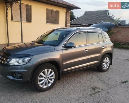 Серый Фольксваген Тигуан, объемом двигателя 2 л и пробегом 115 тыс. км за 17300 $, фото 3 на Automoto.ua
