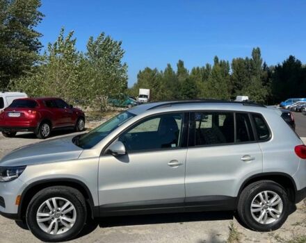 Серый Фольксваген Тигуан, объемом двигателя 2 л и пробегом 145 тыс. км за 12600 $, фото 1 на Automoto.ua