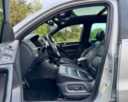 Сірий Фольксваген Тігуан, об'ємом двигуна 2 л та пробігом 74 тис. км за 8100 $, фото 10 на Automoto.ua