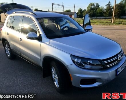 Сірий Фольксваген Тігуан, об'ємом двигуна 2 л та пробігом 170 тис. км за 12500 $, фото 4 на Automoto.ua
