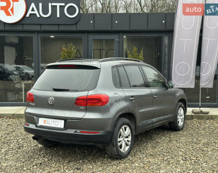 Серый Фольксваген Тигуан, объемом двигателя 2 л и пробегом 170 тыс. км за 12000 $, фото 5 на Automoto.ua