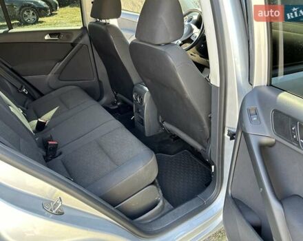 Сірий Фольксваген Тігуан, об'ємом двигуна 1.98 л та пробігом 135 тис. км за 12500 $, фото 9 на Automoto.ua