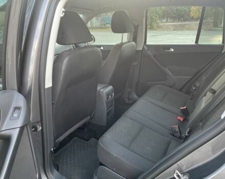 Сірий Фольксваген Тігуан, об'ємом двигуна 2 л та пробігом 193 тис. км за 11999 $, фото 7 на Automoto.ua