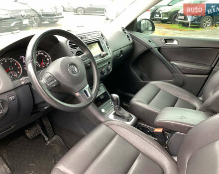 Серый Фольксваген Тигуан, объемом двигателя 2 л и пробегом 195 тыс. км за 15340 $, фото 15 на Automoto.ua